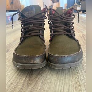 Lems Men’s Boulder boot Nylon. Size 9.5